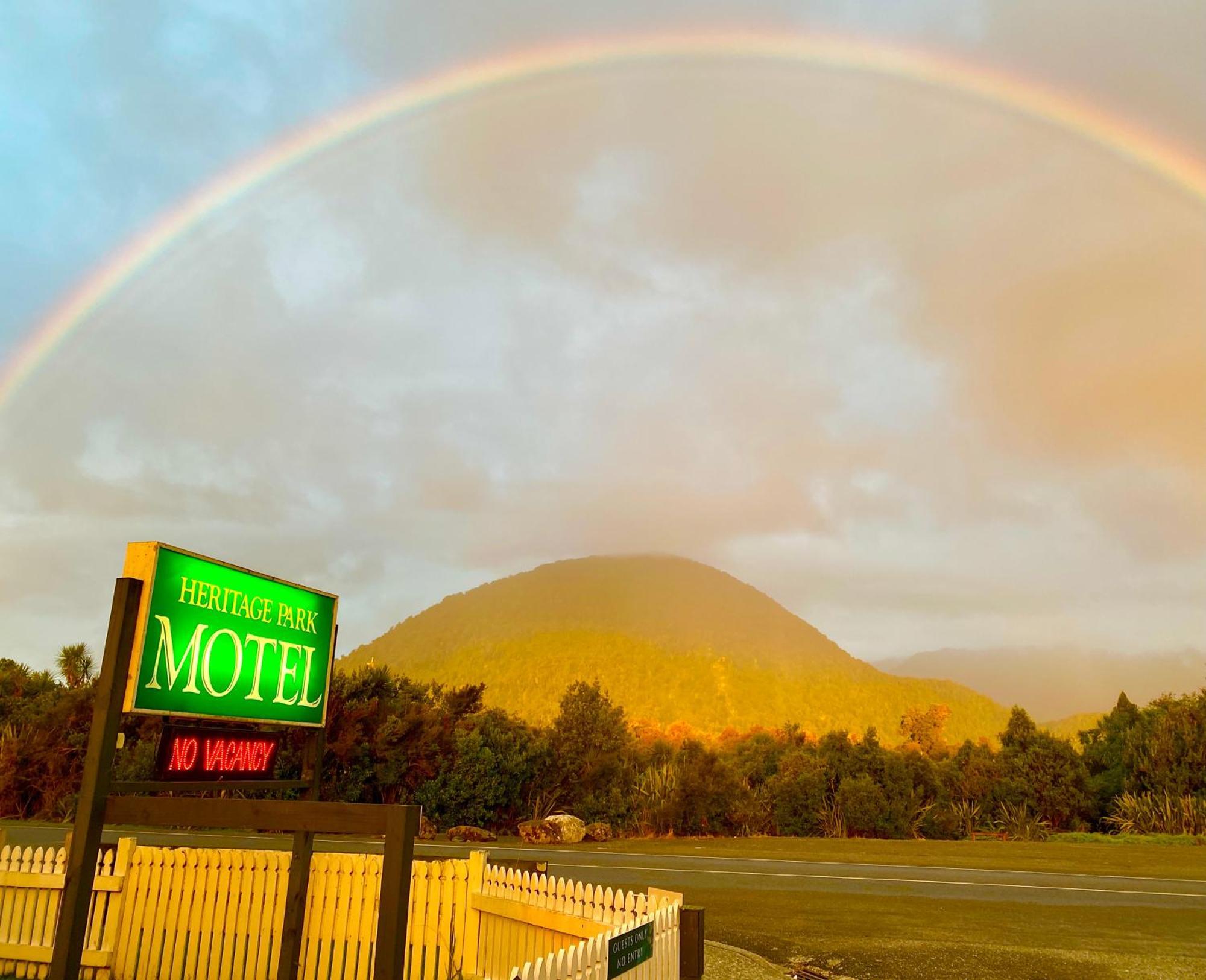 Heritage Park Lodge Haast Luaran gambar